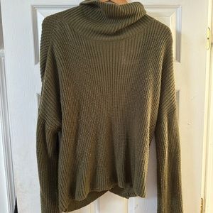 Turtleneck backless fall sweater
